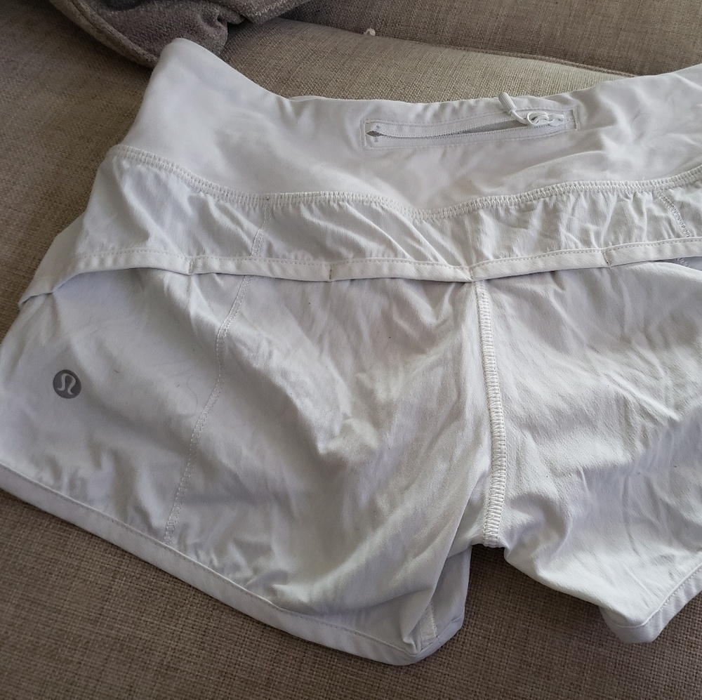 Lululemon size 6 run speed shorts white